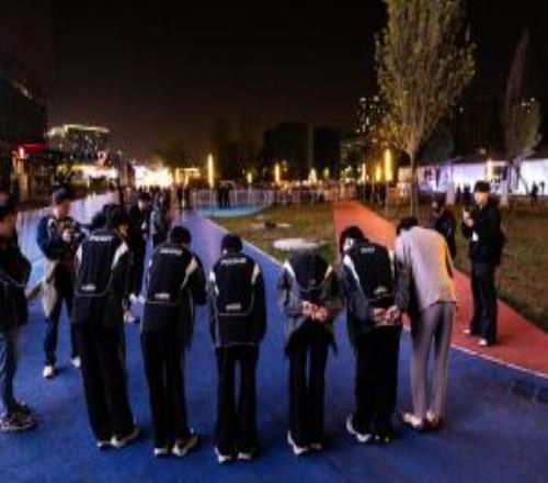 Jackey Love： 这次我们彼此都很熟悉，所以我们没有讨论任何策略。我们只是一起玩得很开心。