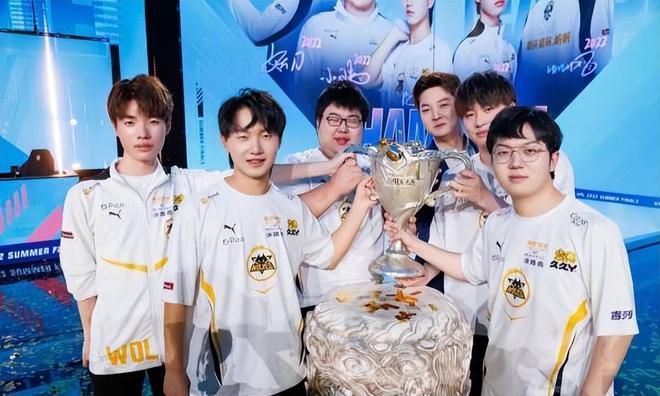 FURIA Esports 击败 aurora 以 2：0 的比分晋级 Thunderpick 世界锦标赛 2025 总决赛;